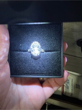 Classic 5.10 ct oval 14k yellow gold engagement ring. Size 6.5.